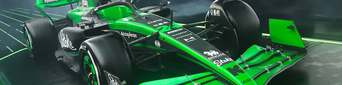 De groen-zwarte formule 1-auto van het stake kick sauber f1 team