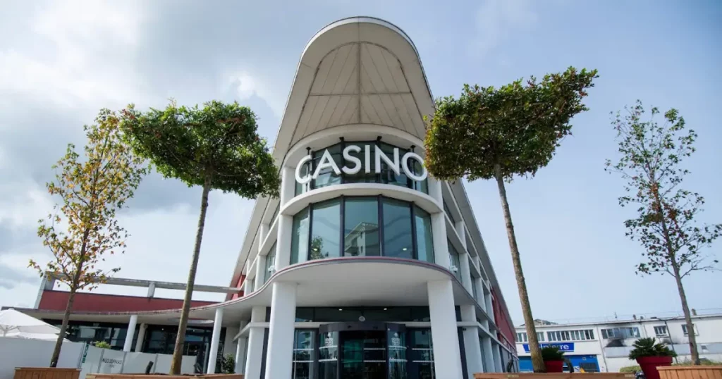 gambling club golden palace
